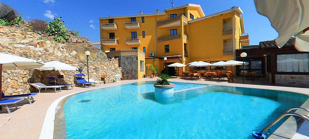 Hotel Le Palme SantʼAnna Arresi Exterior foto